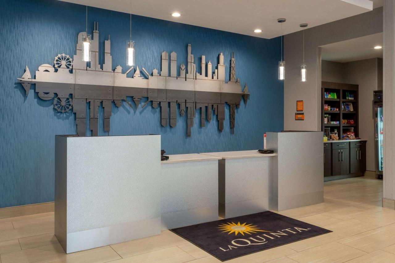 La Quinta Inn & Suites By Wyndham Shorewood Esterno foto