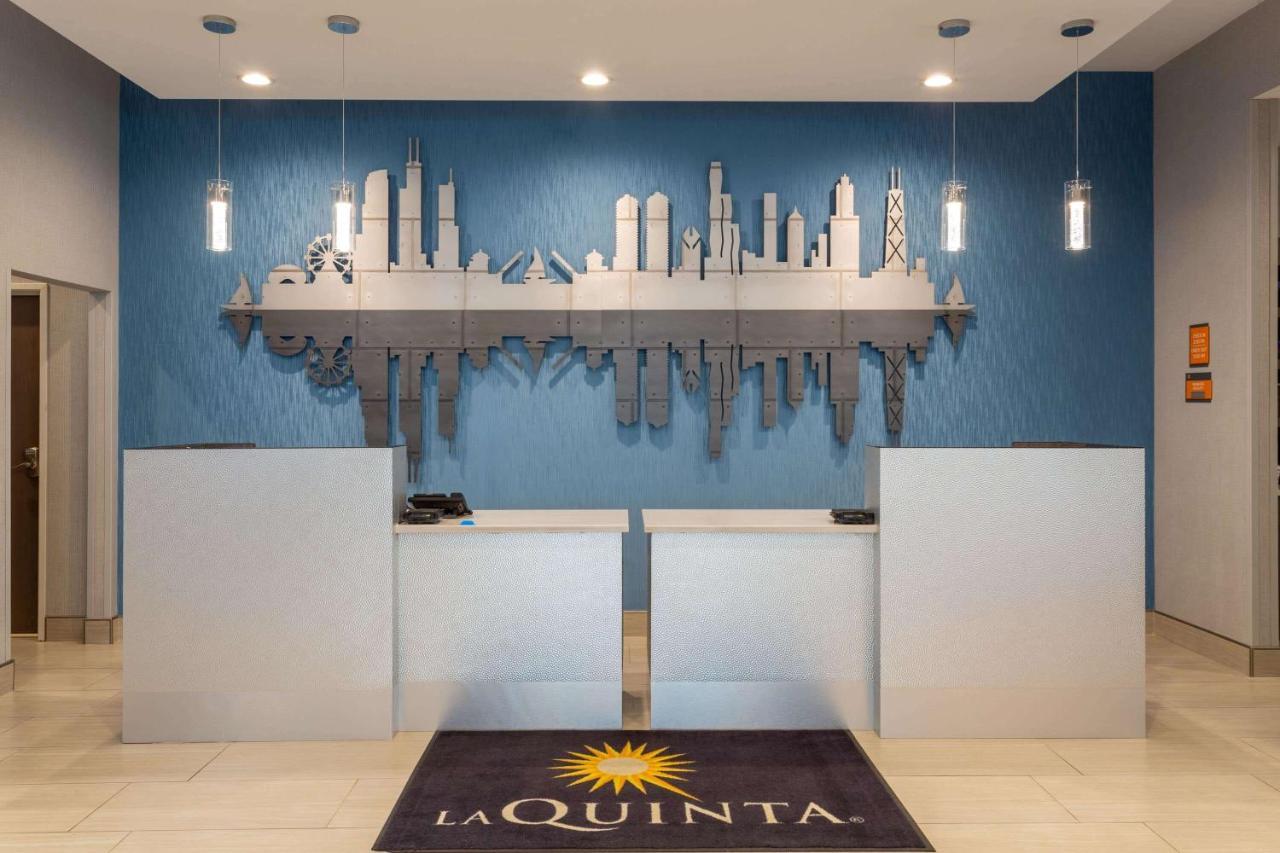La Quinta Inn & Suites By Wyndham Shorewood Esterno foto